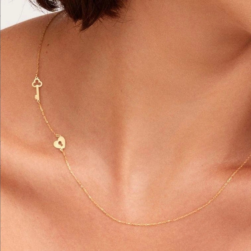 Collier latérale avec la clé du coeur en Or 18 carats