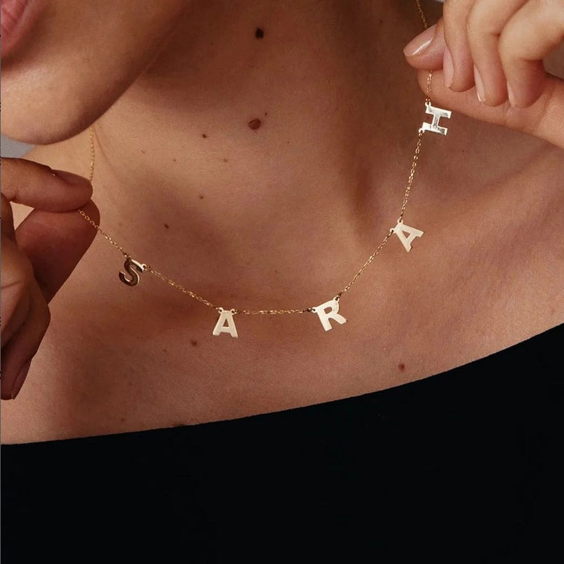 Collier personnalisable avec des lettres séparées en Or 18 carats