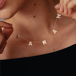 Collier personnalisable avec des lettres séparées en Or 18 carats