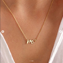 Collier avec lettre initiale avec un coeur en Or 18 carats