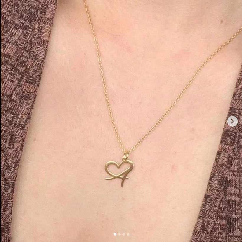 Collier d'une lettre initiale avec la forme de coeur en Or 18 carats