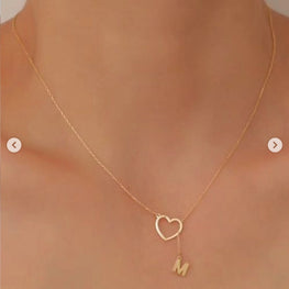 Collier d'une lettre initiale ajustable avec coeur en Or 18 carats
