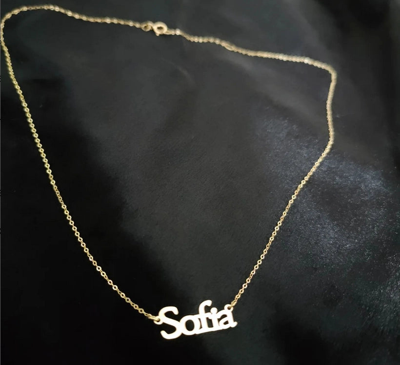 Collier prénom personnalisable avec écriture élégante en Or 18 carats