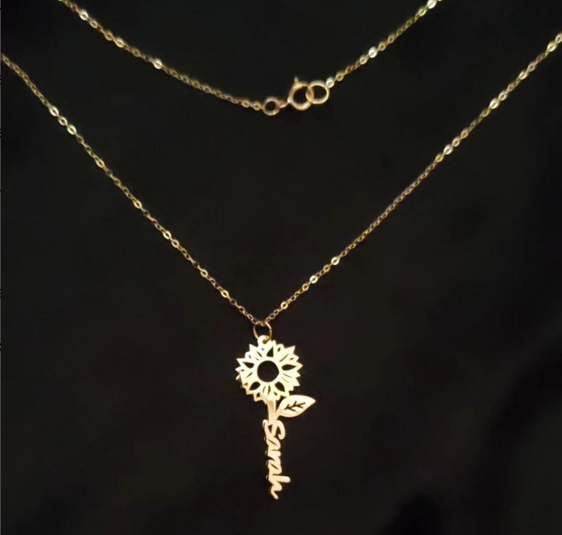 Collier prénom forme de fleur de tournesol 🌻 en Or 18 carats