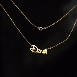 Collier prénom avec écriture spéciale en Or 18 carats