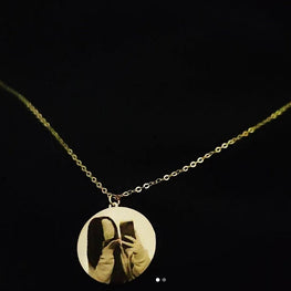 Collier médaillon 🏅 avec photo gravé en recto et prénom en verso en Or 18 carats