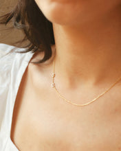 Collier 2 lettres initiales latérales en Or 18 carats